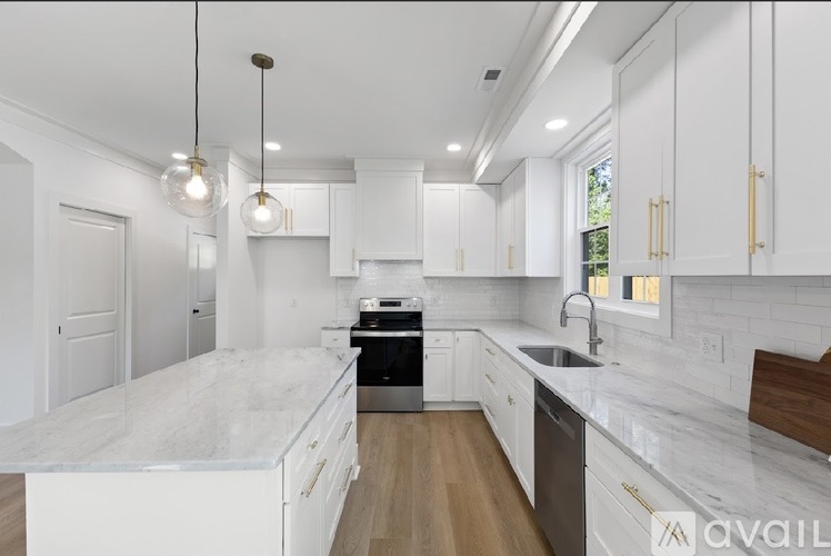 117 Victoria Drive 3 Beds Single Family Home for Rent - Photo gallery 3