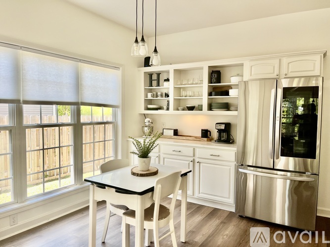 140 East Delaware Avenue 3 Beds Single Family Home for Rent - Photo gallery 4