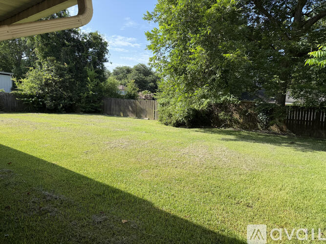 1909 Live Oak Drive 3 Beds Single Family Home for Rent - Photo gallery 2