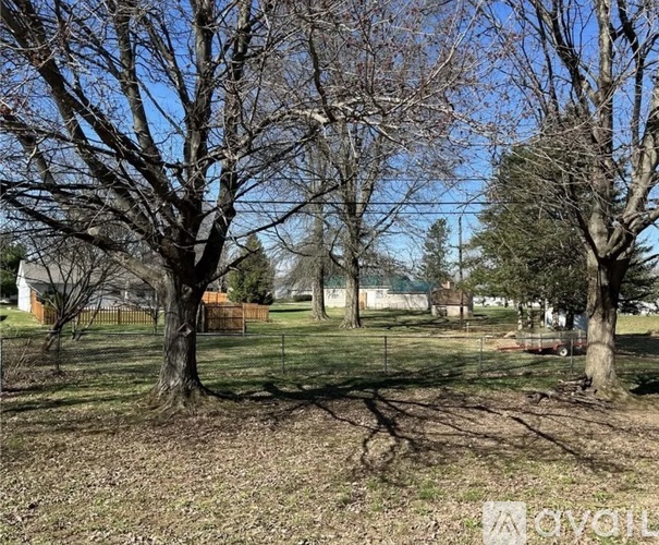 142 Essex Road 3 Beds Single Family Home for Rent - Photo gallery 2