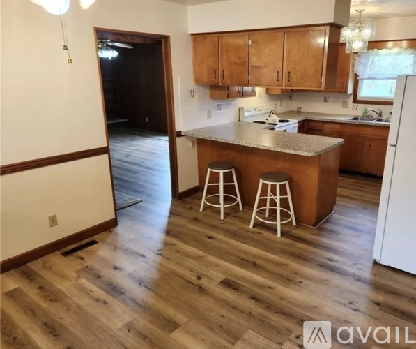142 Essex Road 3 Beds Single Family Home for Rent - Photo gallery 4