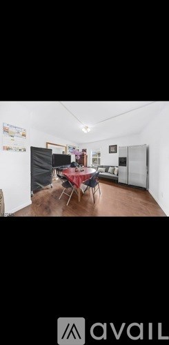 39 Atno Avenue 4 Beds Apartment for Rent