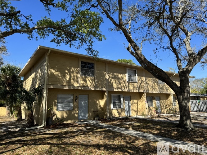2016 S 10th St 2 Beds Apartment for Rent - Photo gallery 1