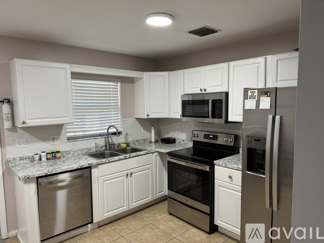 2016 S 10th St 2 Beds Apartment for Rent - Photo gallery 4