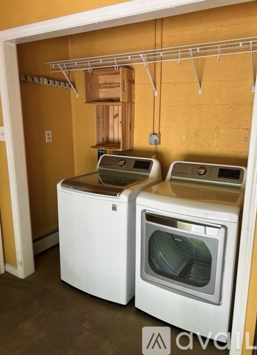184 West Mountain Road 3 Beds Single Family Home for Rent - Photo gallery 1