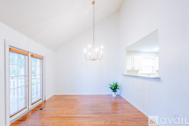 541 Pointe S Dr 4 Beds Townhouse for Rent - Photo gallery 4