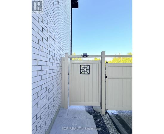 LOWER - 1606 SANDHURST CRESCENT 2 Beds House for Rent - Photo gallery 3
