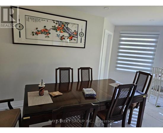 UPPER1 - 3177 COLONIAL DRIVE 4 Beds House for Rent - Photo gallery 4