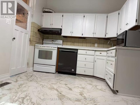 2 NORWALK STREET 4 Beds Apartment for Rent