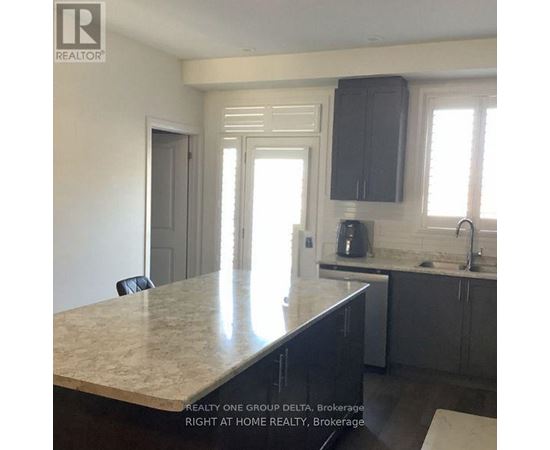 14 HUGHES LANE W 4 Beds Condo, Home, Townhouse for Rent - Photo gallery 5
