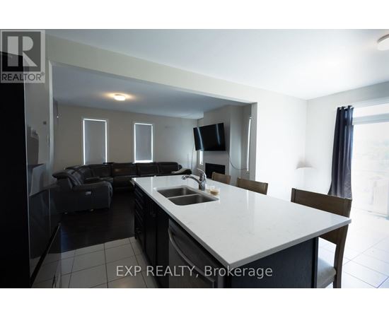 1038 SHOWMAN STREET 4 Beds House for Rent - Photo gallery 4