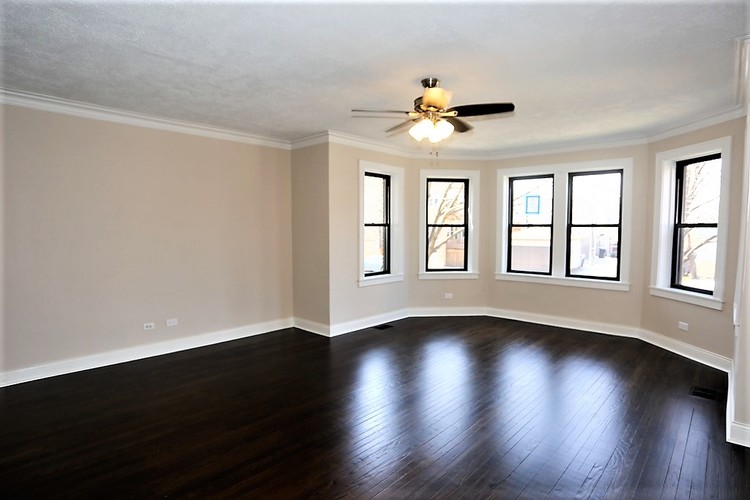 4445 N Rockwell St 2 Beds Apartment for Rent - Photo gallery 4