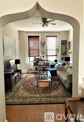 2031 W. Moffat St. 1 Apartment for Rent - Photo gallery 3