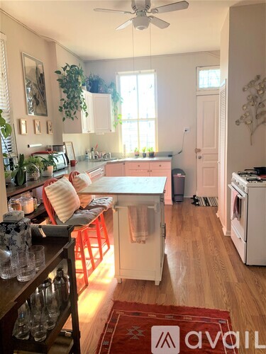 2031 W. Moffat St. 1 Apartment for Rent - Photo gallery 5