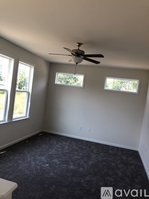 31 Brooks Drive 4 Beds Single Family Home for Rent - Photo gallery 3