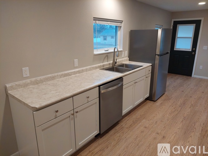 1740 3rd Ave 2 Beds Single Family Home for Rent - Photo gallery 3