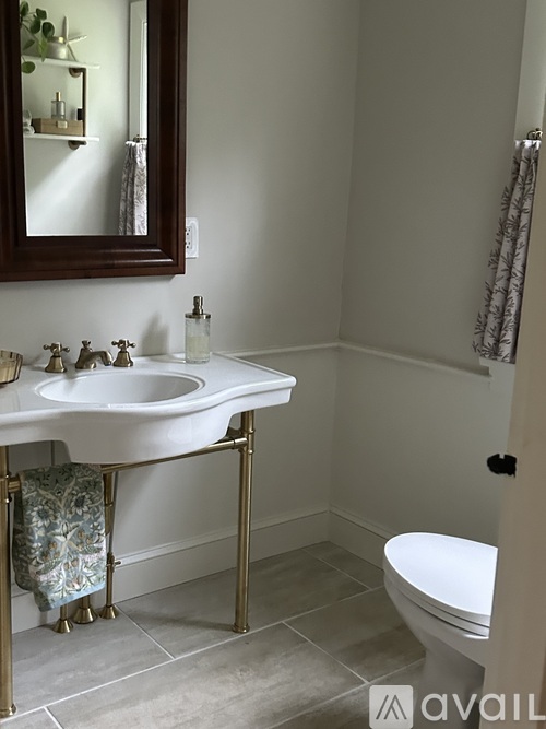 172 Readfield Rd 3 Beds Single Family Home for Rent - Photo gallery 3