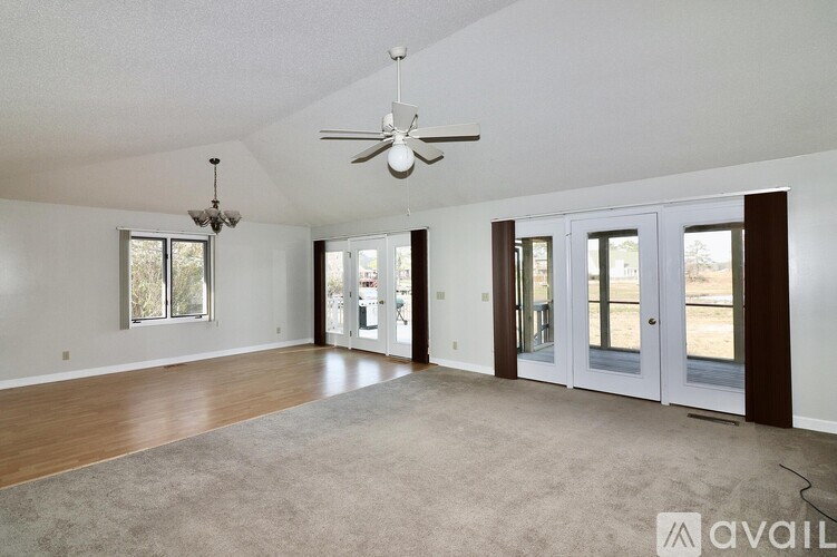 679 Cedar Point 3 Beds Single Family Home for Rent - Photo gallery 2