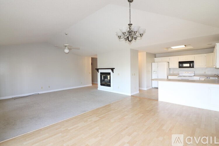 679 Cedar Point 3 Beds Single Family Home for Rent - Photo gallery 4