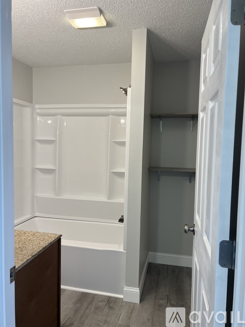 226 Short Rd 2 Beds Apartment for Rent - Photo gallery 3