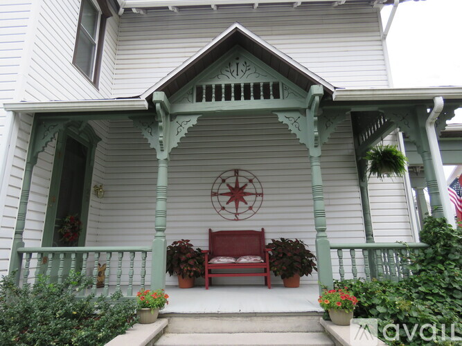 122 East Main Street 2 Beds Single Family Home for Rent - Photo gallery 1