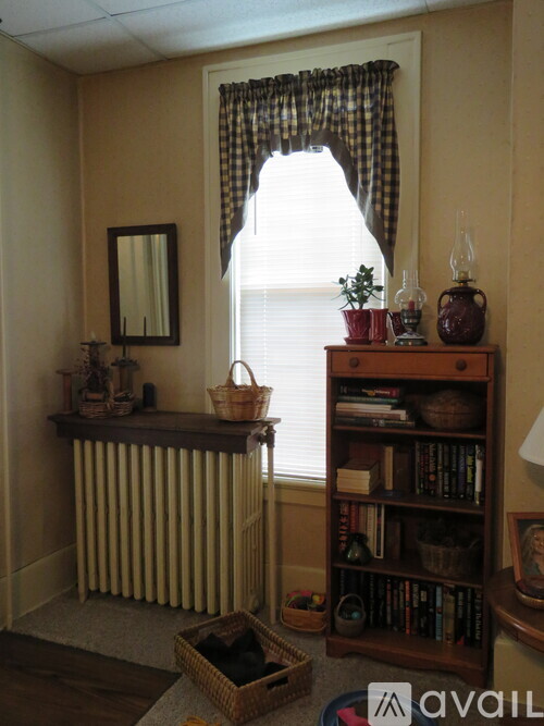 122 East Main Street 2 Beds Single Family Home for Rent - Photo gallery 2