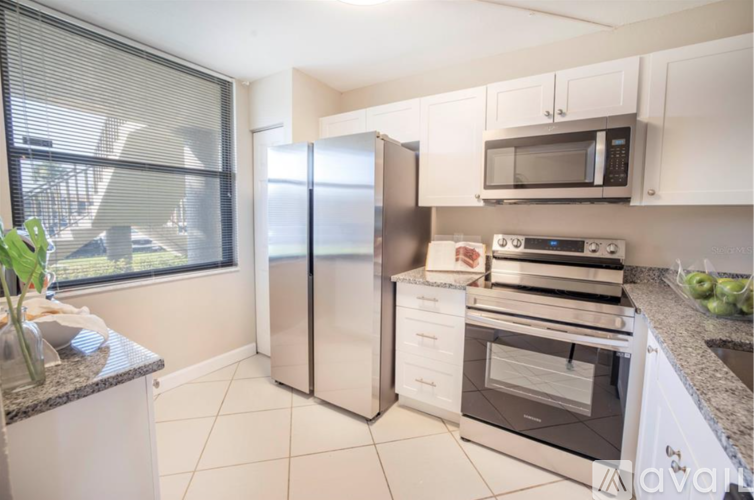 2049 Skimmer Ct W 2 Beds Apartment for Rent - Photo gallery 4