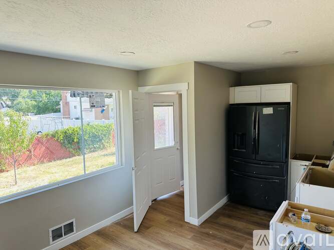 19 E 1300 S 5 Beds Single Family Home for Rent - Photo gallery 4