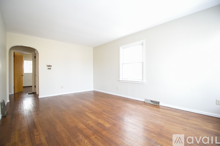 7 W Capistrano Ave 3 Beds Single Family Home for Rent - Photo gallery 2