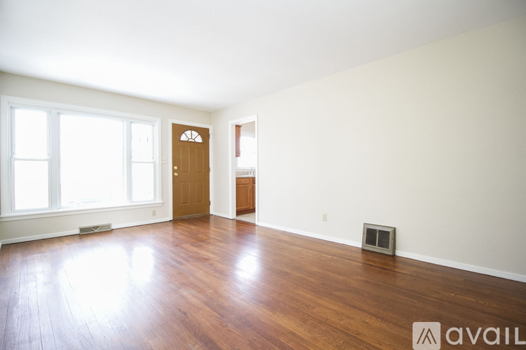 7 W Capistrano Ave 3 Beds Single Family Home for Rent - Photo gallery 4