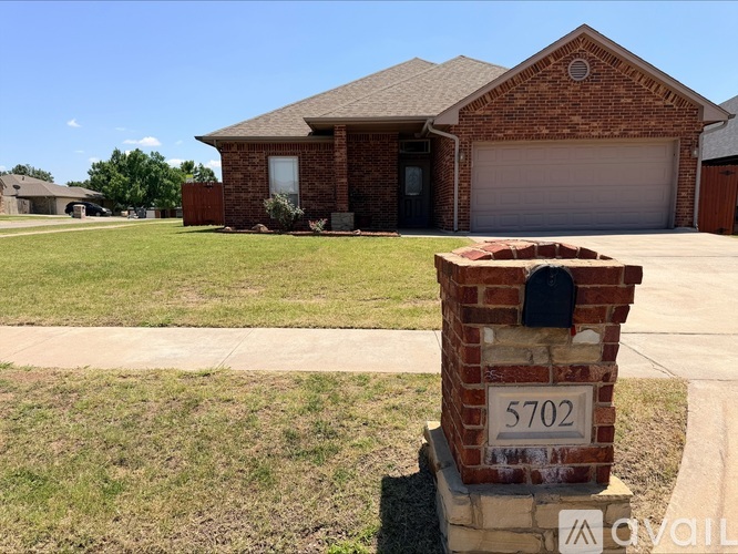 5702 Northwest Valor Avenue 3 Beds Single Family Home for Rent - Photo gallery 2