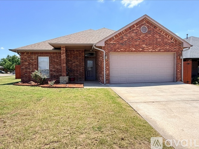 5702 Northwest Valor Avenue 3 Beds Single Family Home for Rent - Photo gallery 3