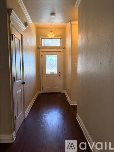 5702 Northwest Valor Avenue 3 Beds Single Family Home for Rent - Photo gallery 4