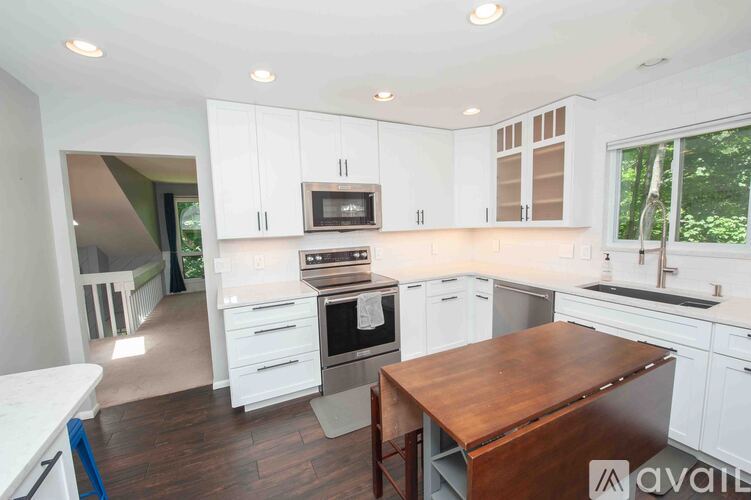 973 Hollow Creek 4 Beds Single Family Home for Rent - Photo gallery 4