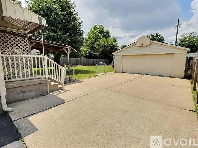632 Northside Drive 3 Beds Single Family Home for Rent - Photo gallery 2