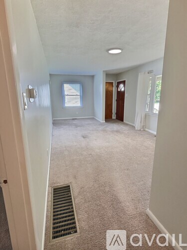632 Northside Drive 3 Beds Single Family Home for Rent - Photo gallery 3