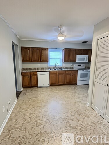 632 Northside Drive 3 Beds Single Family Home for Rent - Photo gallery 5