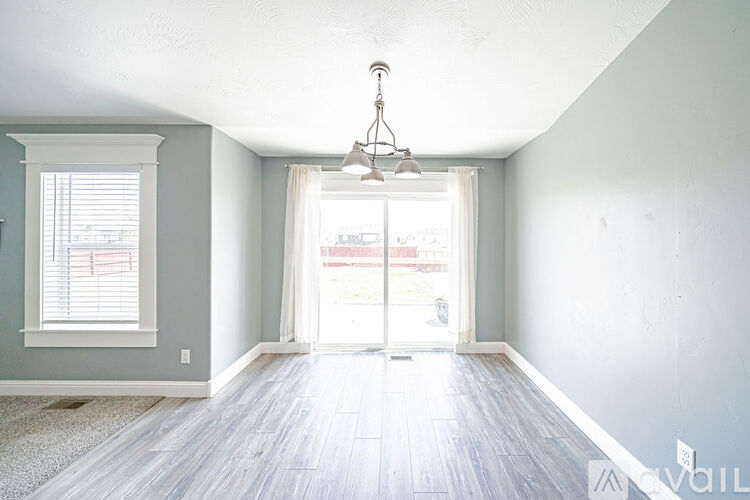 3688 N Rain Tree St 5 Beds Single Family Home for Rent - Photo gallery 1