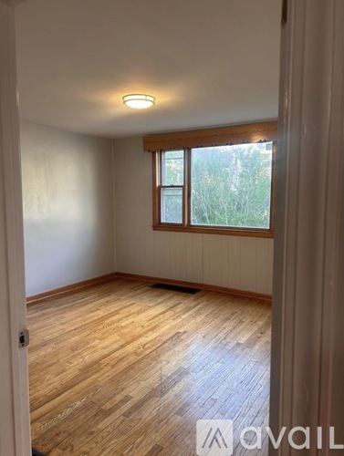 715 Tracy St 4 Beds Single Family Home for Rent - Photo gallery 2