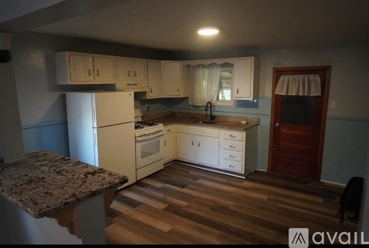 715 Tracy St 4 Beds Single Family Home for Rent - Photo gallery 5