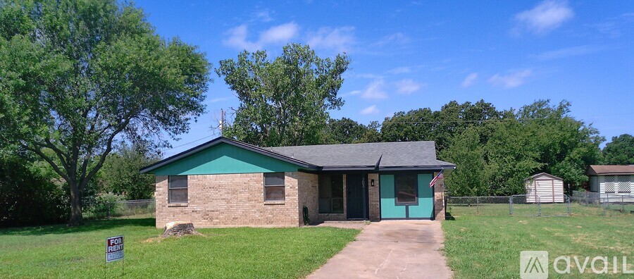203 Idylwood Drive 3 Beds Single Family Home for Rent - Photo gallery 1