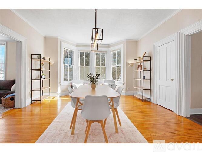 333 W 2nd St 2 Beds Apartment for Rent - Photo gallery 4