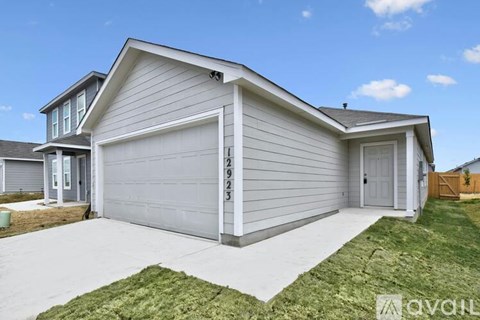 12923 Blue Hole 3 Beds Apartment for Rent