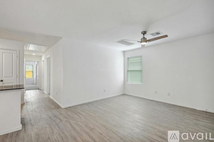 12923 Blue Hole 3 Beds Single Family Home for Rent - Photo gallery 5