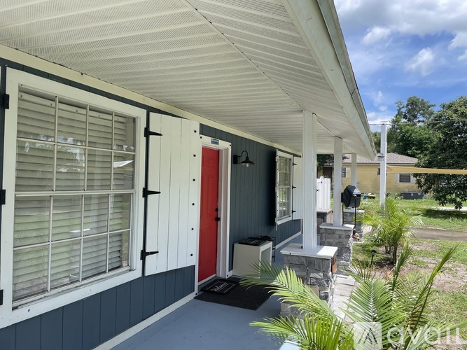 911 North Burton Street 3 Beds Single Family Home for Rent - Photo gallery 1