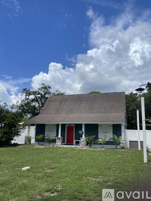 911 North Burton Street 3 Beds Single Family Home for Rent - Photo gallery 4