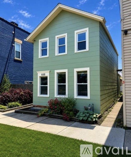532 E Adams St 2 Beds Apartment for Rent
