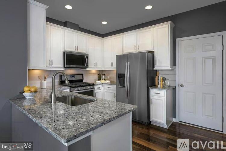 679A East Church Street 3 Beds Condo for Rent - Photo gallery 4