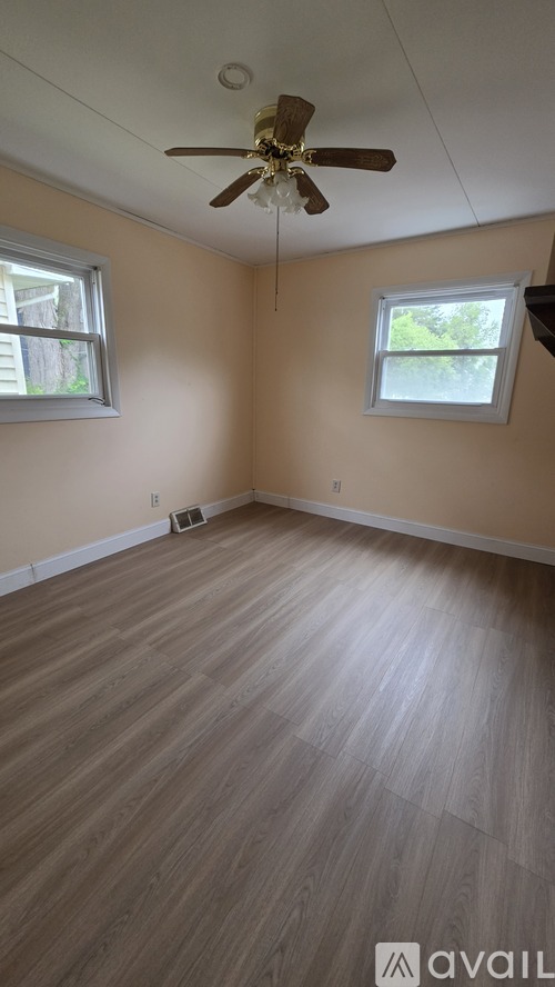 21 Long Dr 4 Beds Single Family Home for Rent - Photo gallery 4
