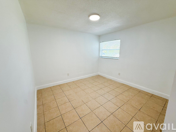 1555 Northeast 148th Street 3 Beds Apartment for Rent - Photo gallery 4